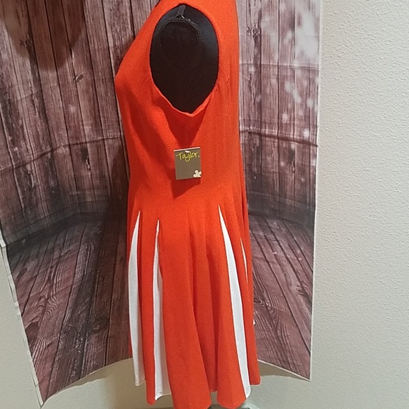 Taylor orange and white flared dress - Picture 2 of 8